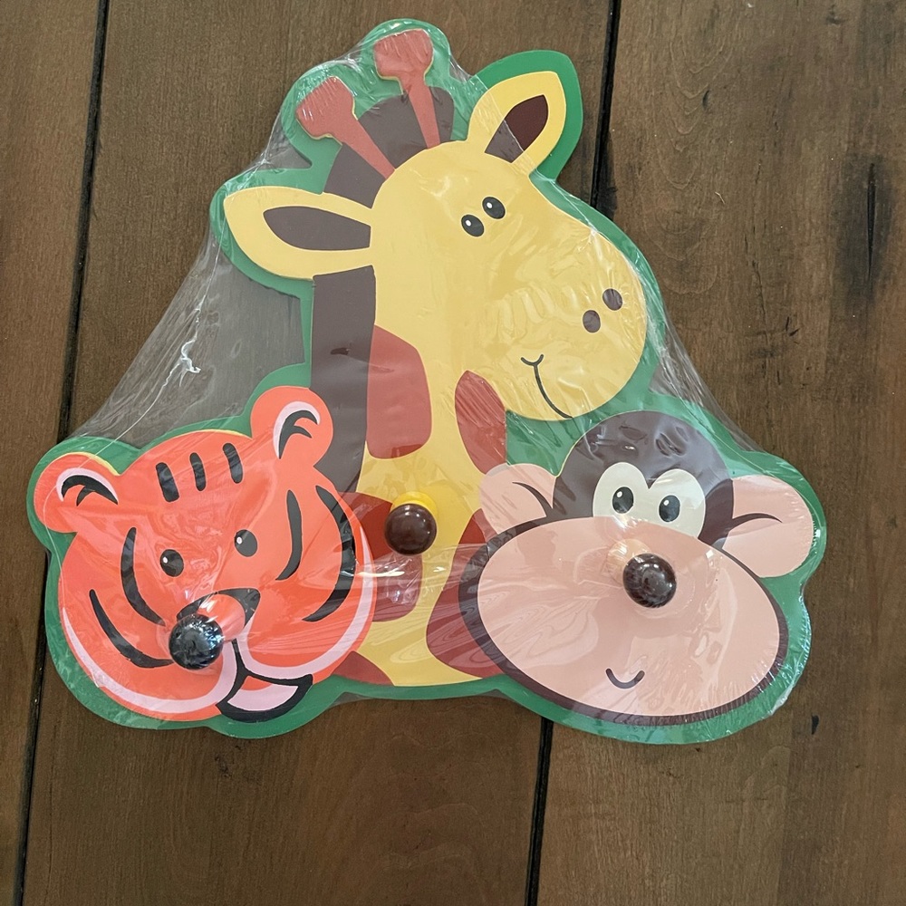 Wooden Jungle Animal Peg Board